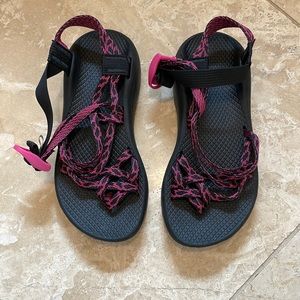 Chacos womens 6